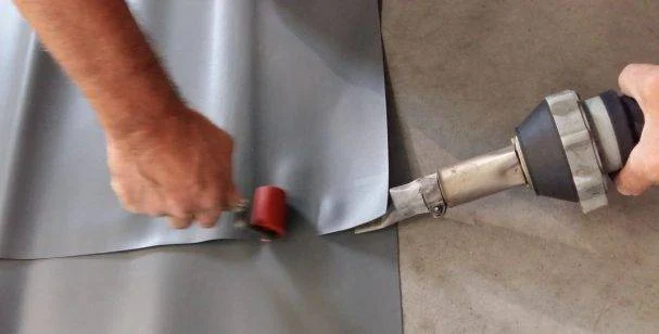 Toile PVC technique contrôlée avant réparation
