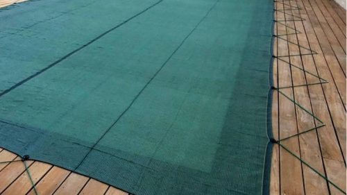 Bâche et filet de protection pour piscine sur mesure par Sopitair